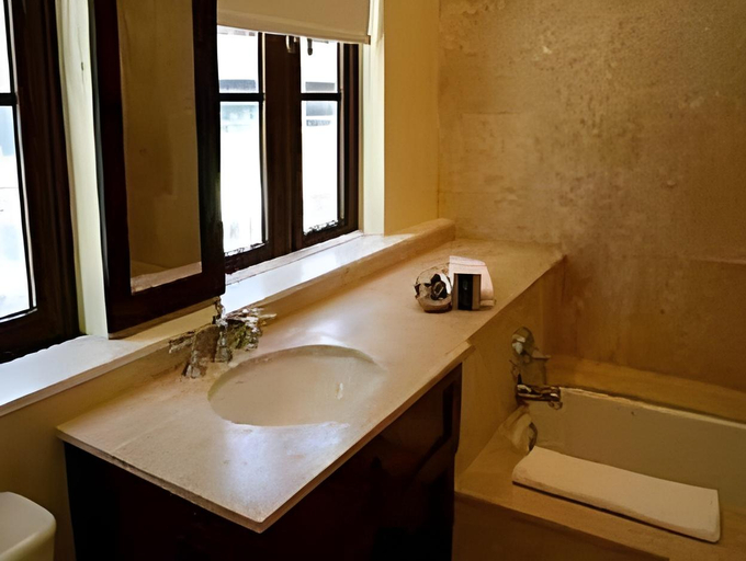 Bathroom 4, Hotel St. Michel, Miami-Dade