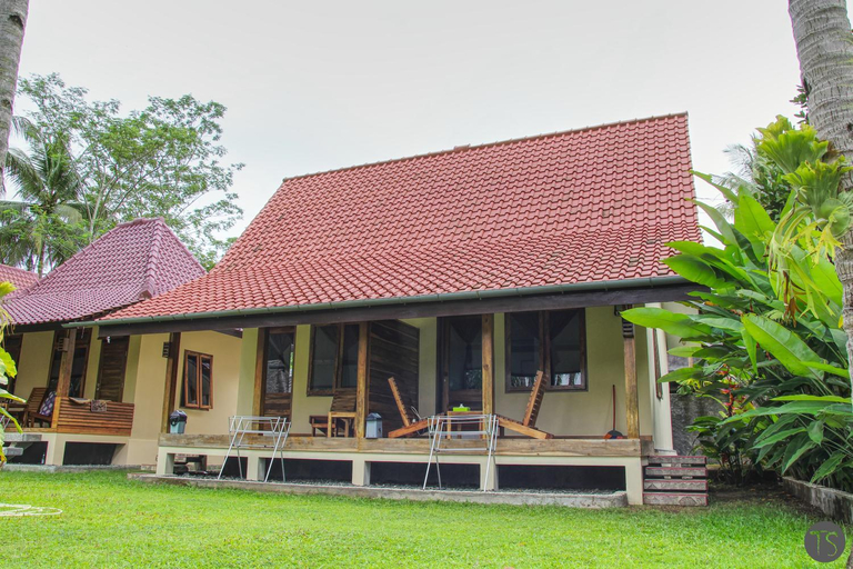 Exterior 3