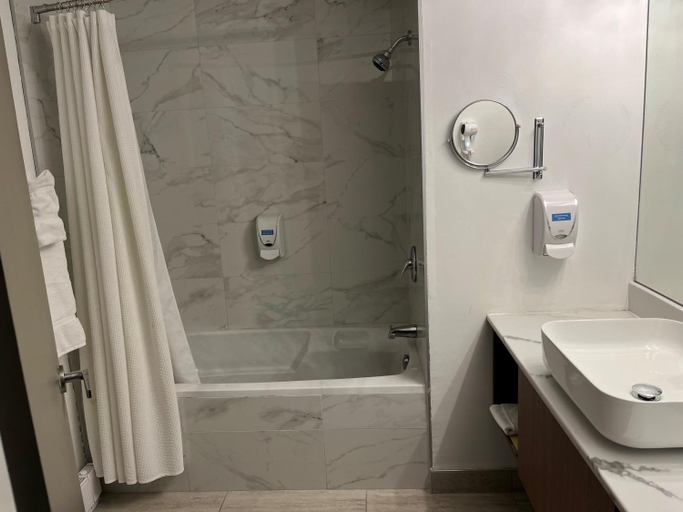 Bathroom 3, Excelsior Hotel Spa Sainte-Adele, Les Pays-d'en-Haut