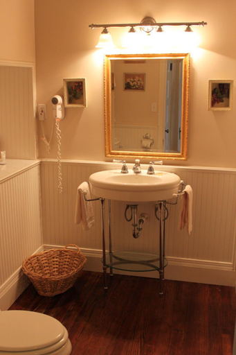Bathroom 4, The Hotel Limpia, Jeff Davis