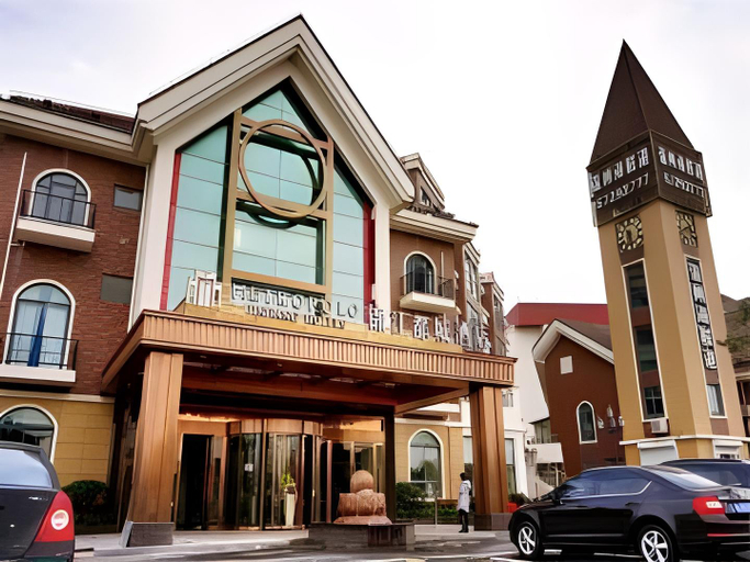 Exterior & Views