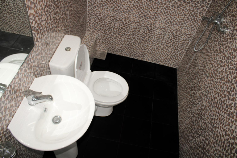 Bathroom 3, Hillstreet Villa, Dehiwala-Mount Lavinia