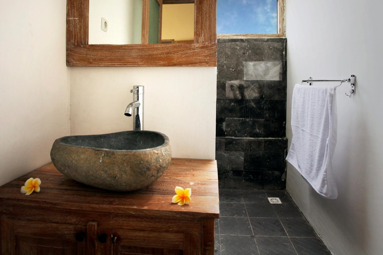 Bathroom 13
