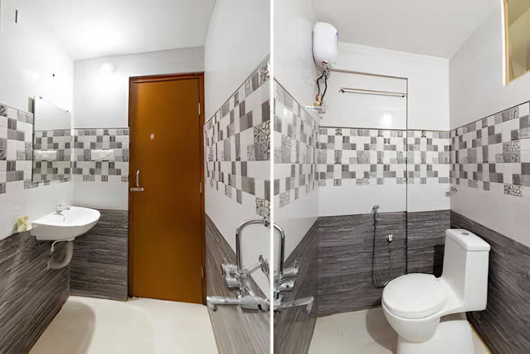 Bathroom 2, HOTEL AK INTERNATIONAL LODGE, Dakshina Kannada