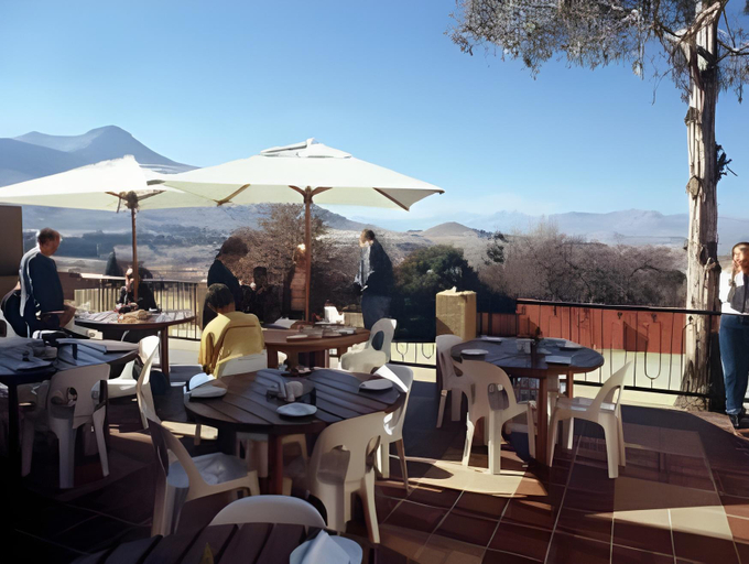Food & Drinks 5, Red Mountain House, Thabo Mofutsanyane