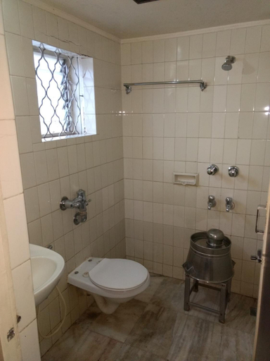 Bathroom, Modern Hotel, Bangalore