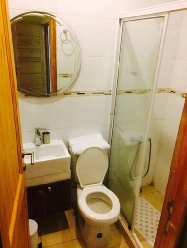 Bathroom 2, Apart Hotel Uman, Concepción