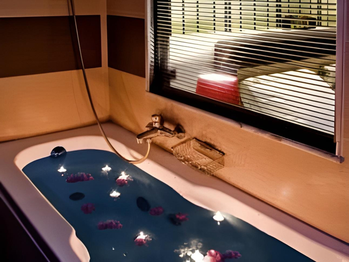 Bathroom 4, Delfinia resort, South Aegean