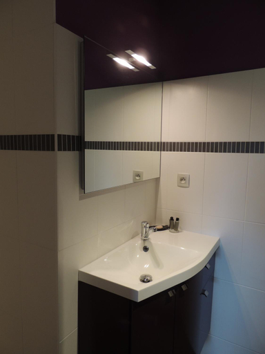 Bathroom 2, Les Chambres du Meunier, Maine-et-Loire