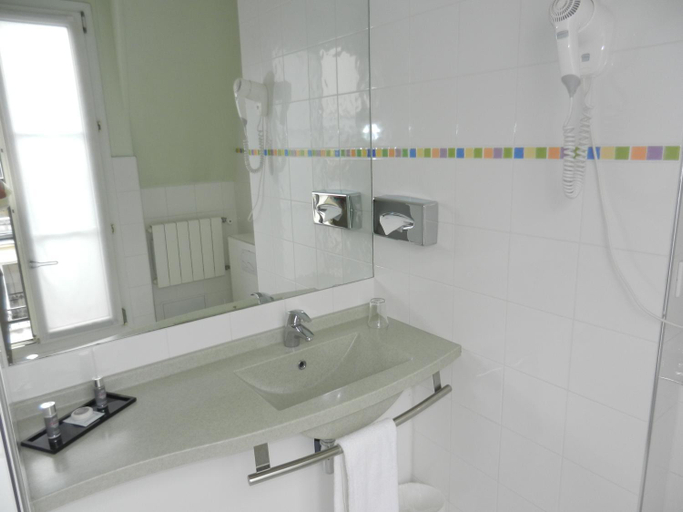 Bathroom 4, Hotel du Pre, Paris
