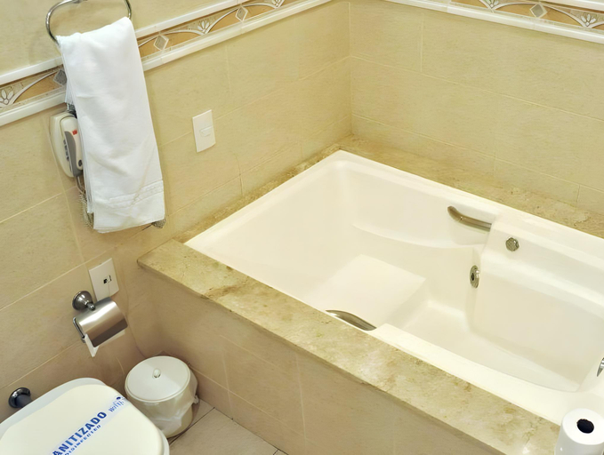 Bathroom 5, Hotel Tenda, Marília