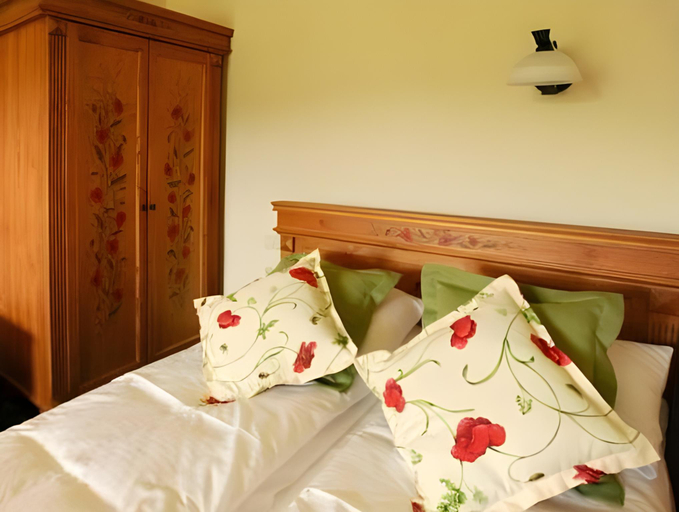 Bedroom 2, Hotel Carpatia Bieszczadzki Gosciniec, Lesko