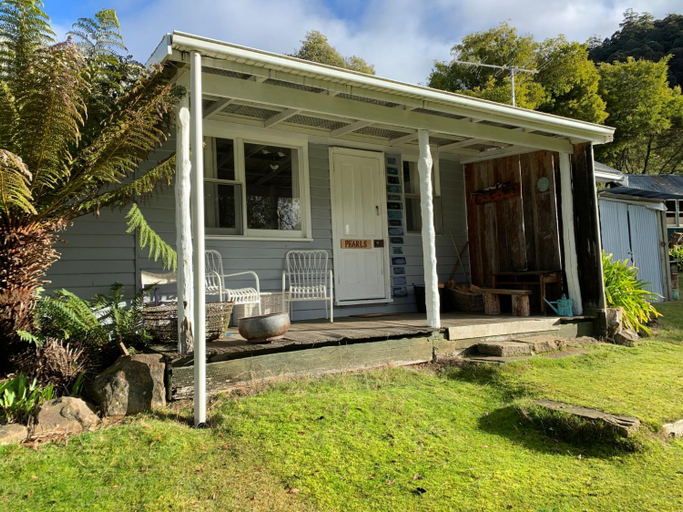 Others 4, Sassafras Springs Cottages, Central Highlands