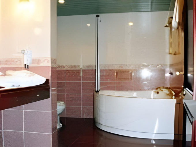 Bathroom 3, AMAKS Safar Hotel, Vysokogorskiy rayon