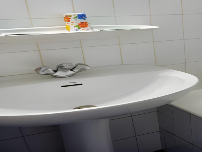 Bathroom 4, Hôtel Croix des Nordistes, Hautes-Pyrénées