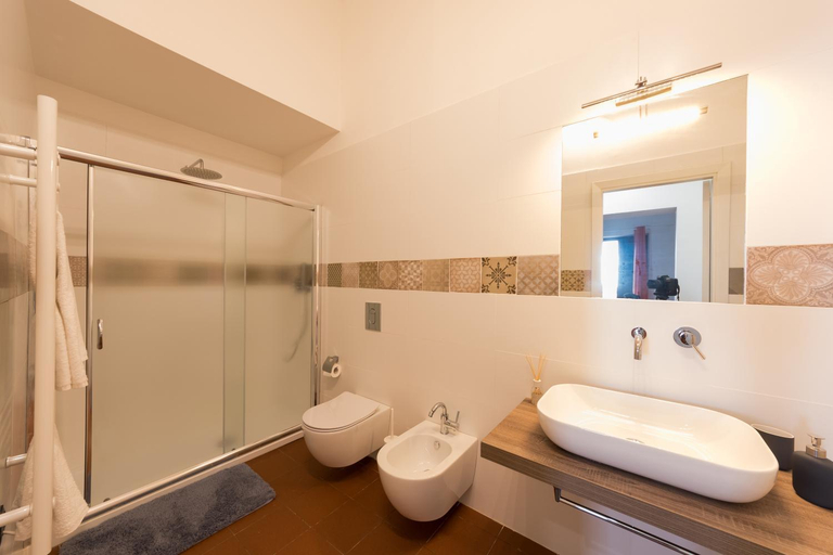 Bathroom 3, Da Rinuccio, Catania