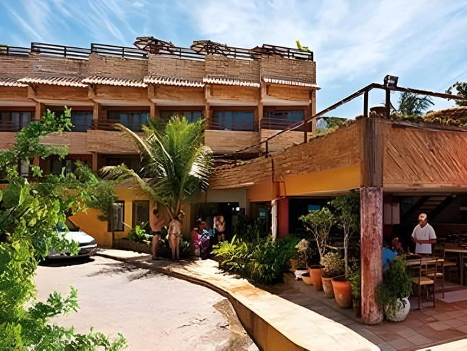 Exterior & Views