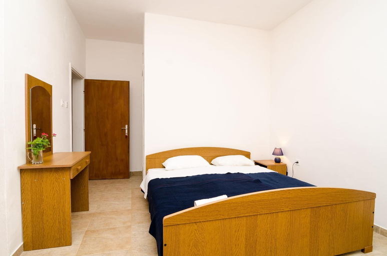 Bedroom 3, Guest House Kiko - Quadruple Room, Mljet