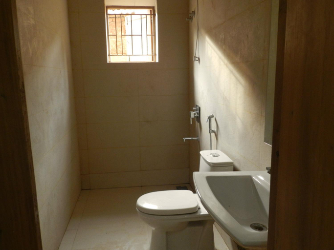Bathroom 5, THE OLD QUARTER HOSTEL, North Goa