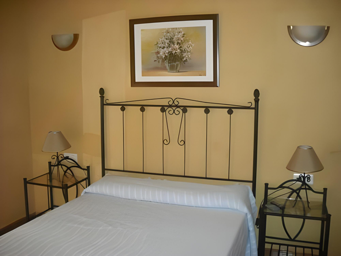 Bedroom 2, Hostal Los Montes, Granada