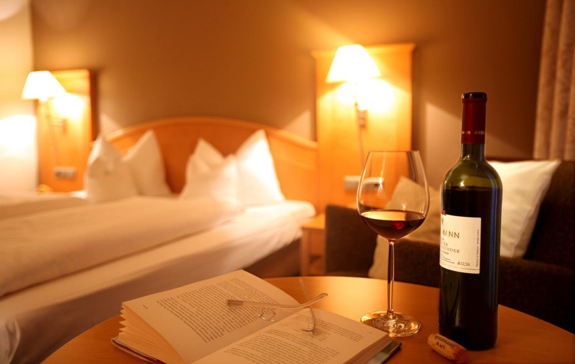 Bedroom 3, Wiedemann's Weinhotel, Südliche Weinstraße