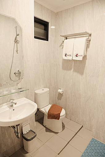 Bathroom, Dua Sisi Tugu Yogyakarta, Yogyakarta