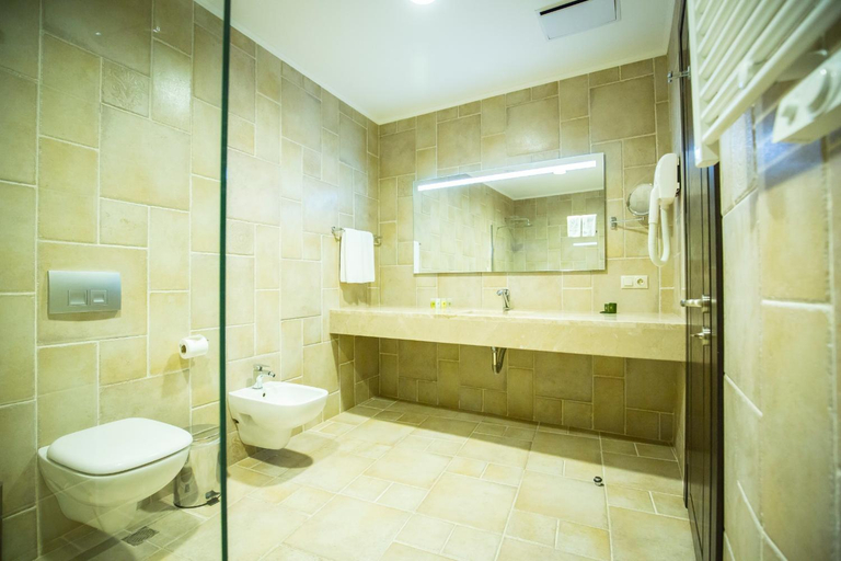 Bathroom 5, Colosseum Marina Hotel, Batumi