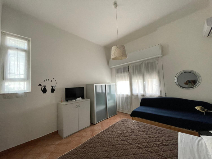 Bedroom 13