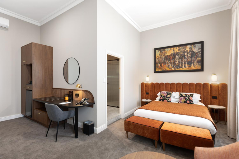 Others 3, Mount Gambier Hotel, Mount Gambier