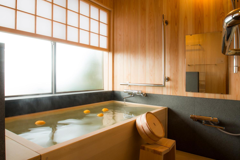 Bathroom 2, Yamanoo, Kanazawa
