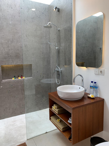 Bathroom 2, Bale Solah Lombok Holiday Resort, Lombok