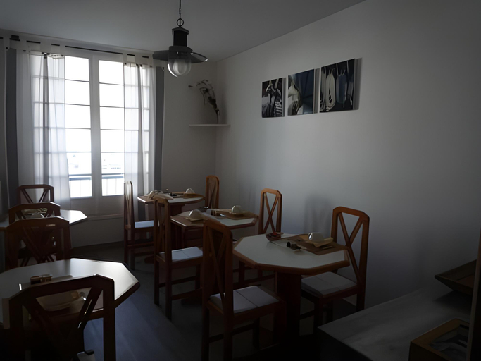 Food & Drinks 4, Tour de Nesle La Rochelle Vieux Port 3 etoiles, Charente-Maritime