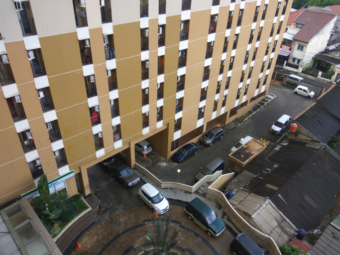 Exterior 4