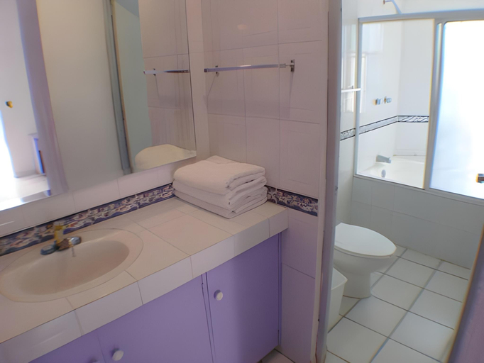 Bathroom 5, Hotel Splash Inn, Silao