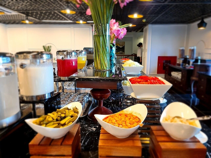 Food & Drinks 3, Beverly Hill Ha Long Villas & Apartments, Hạ Long