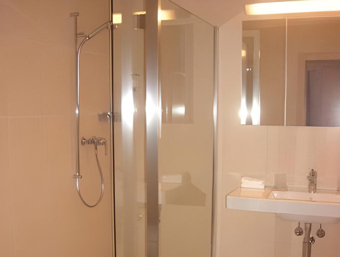 Bathroom 4, Hotel Kreuz, Thal