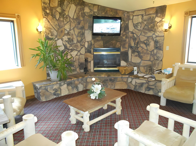 Public Area 2, Alpine Inn & Suites Gunnison, Gunnison