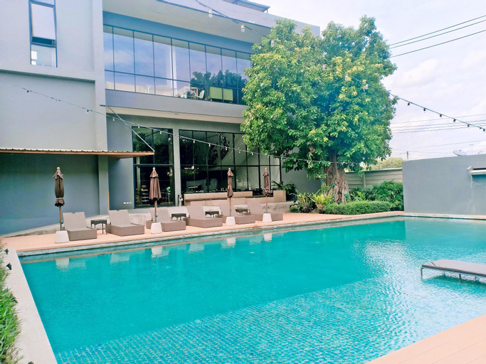 Swimming Pool 1