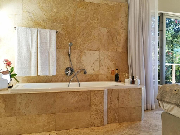 Bathroom 3, Lismore Villa, Eden
