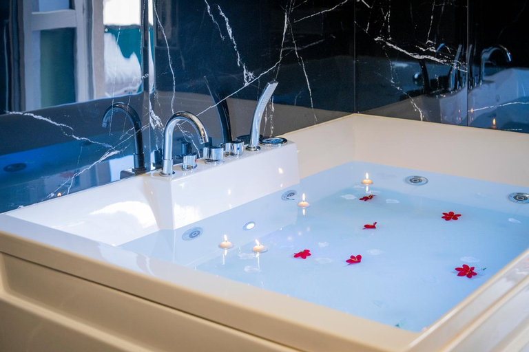Bedroom, Exclusive with Jacuzzi between Portofino and 5 Terre, Genova