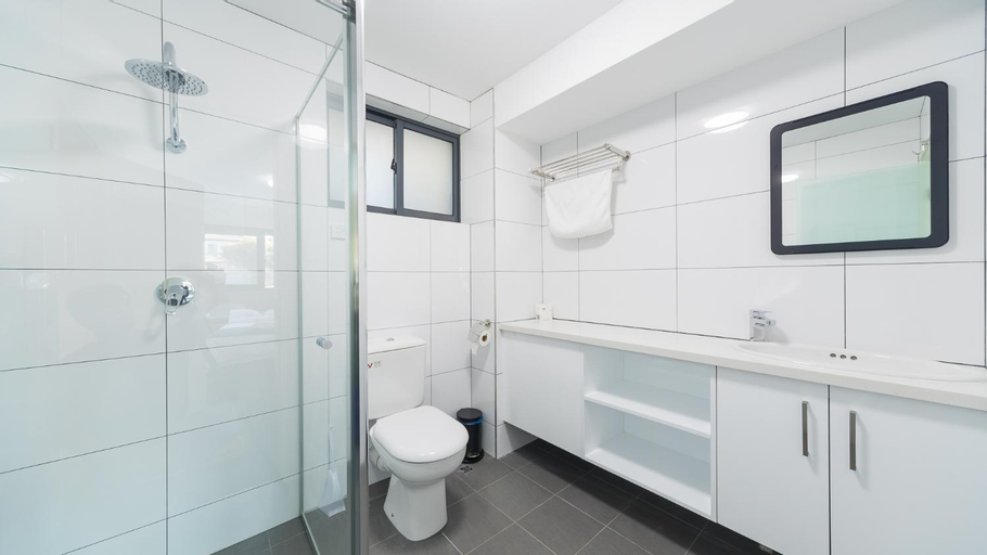 Bathroom 22