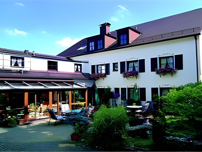 Others 4, Hotel Neuner, München