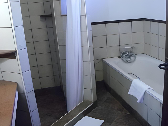 Bathroom, Muthu Keekorok Lodge, Maasai Mara, Narok, Narok West