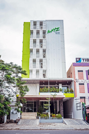Exterior 3