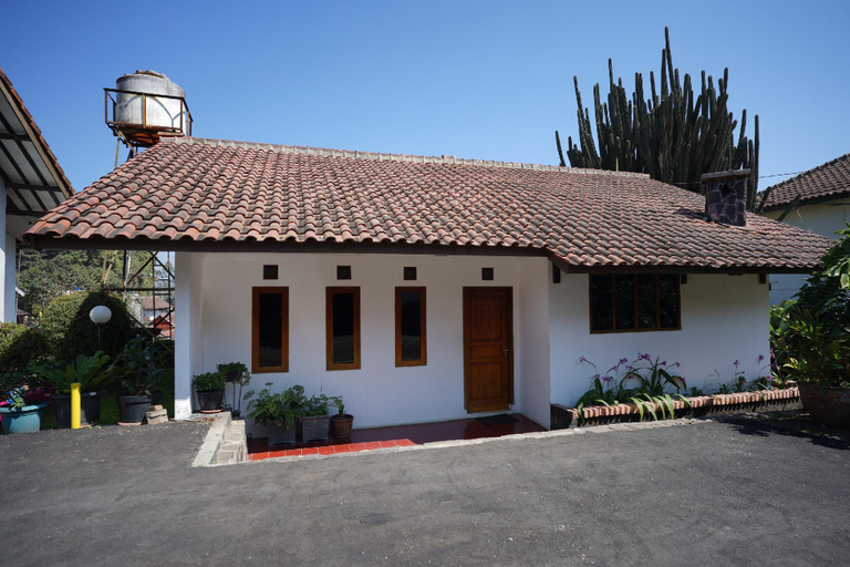 Exterior 9