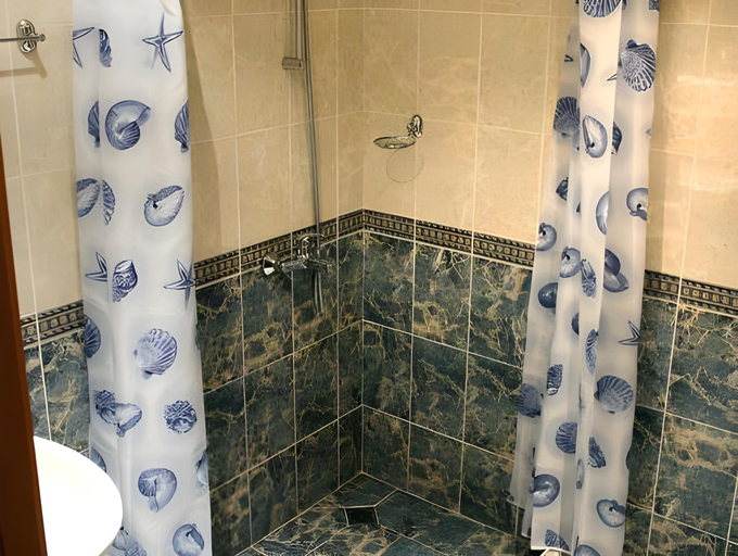 Bathroom 4, hotel Mehdjarel, Shumen
