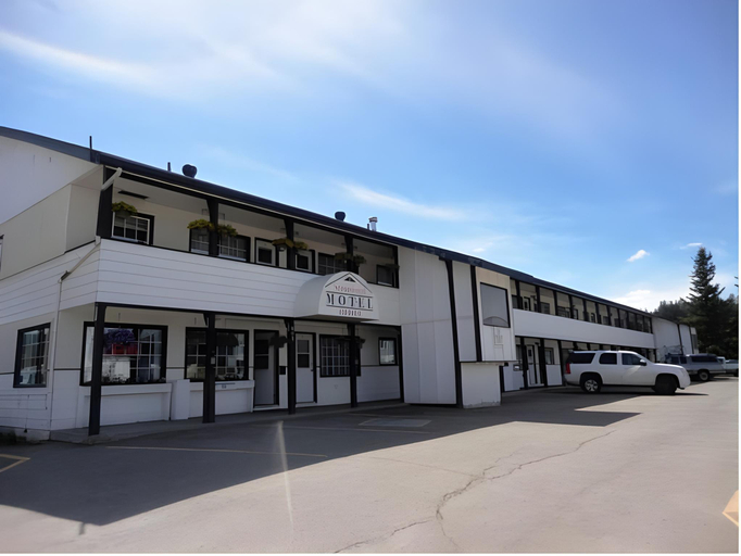 Exterior view 3, Stratford Motel, Yukon