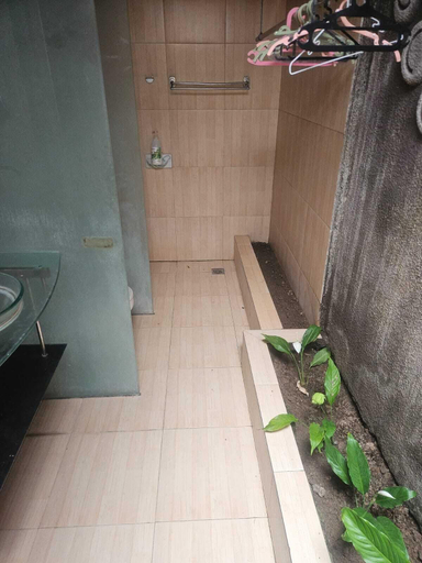 Bathroom 3, Two Brothers Guesthouse, Badung
