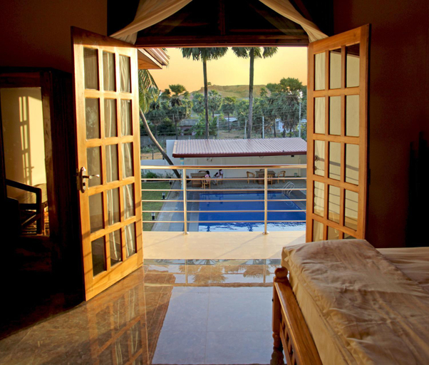 Bedroom 2, Blue Water Beach Resort, Trincomalee Town and Gravets