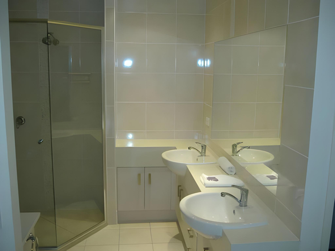 Bathroom 4, Mirra Chana Accommodation, Maroochy - Mooloolaba